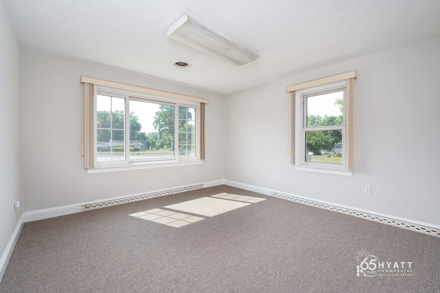 More Photos Of 2976 Solomons Island Rd, Edgewater Office For Sale
