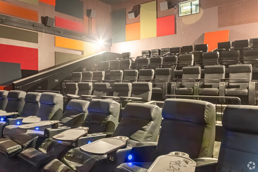 More Photos Of 210 W 87th St, Chicago Movie Theatre For Sale