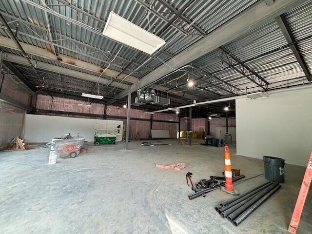 More Photos Of 901-945 Shaker Rd, Longmeadow Freestanding For Lease
