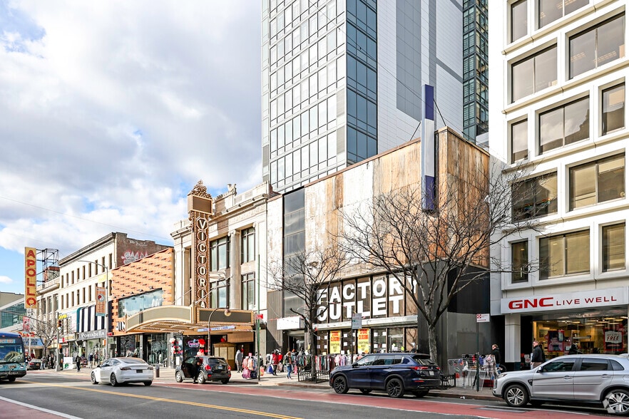 More Photos Of 233 W 125th St, New York Hotel For Lease