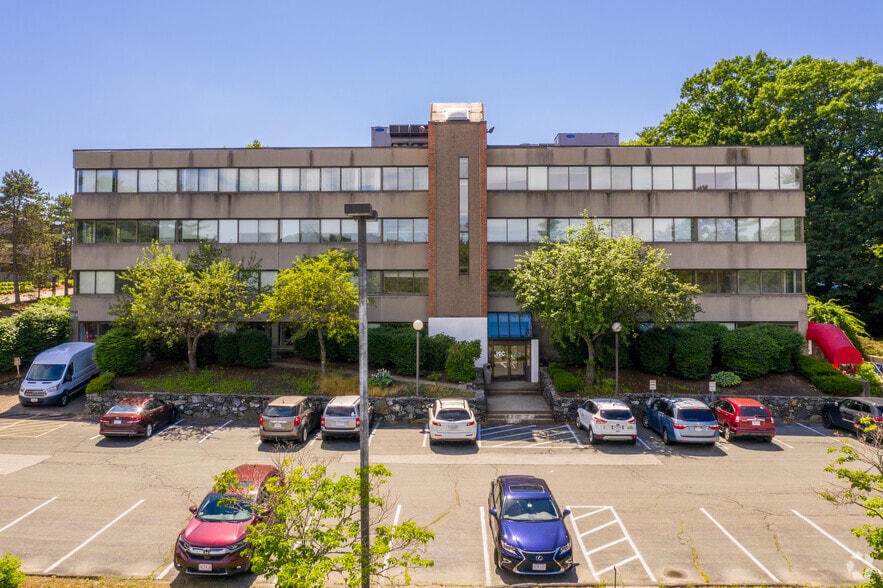 More Photos Of 19 Crosby Dr, Bedford Unknown For Lease