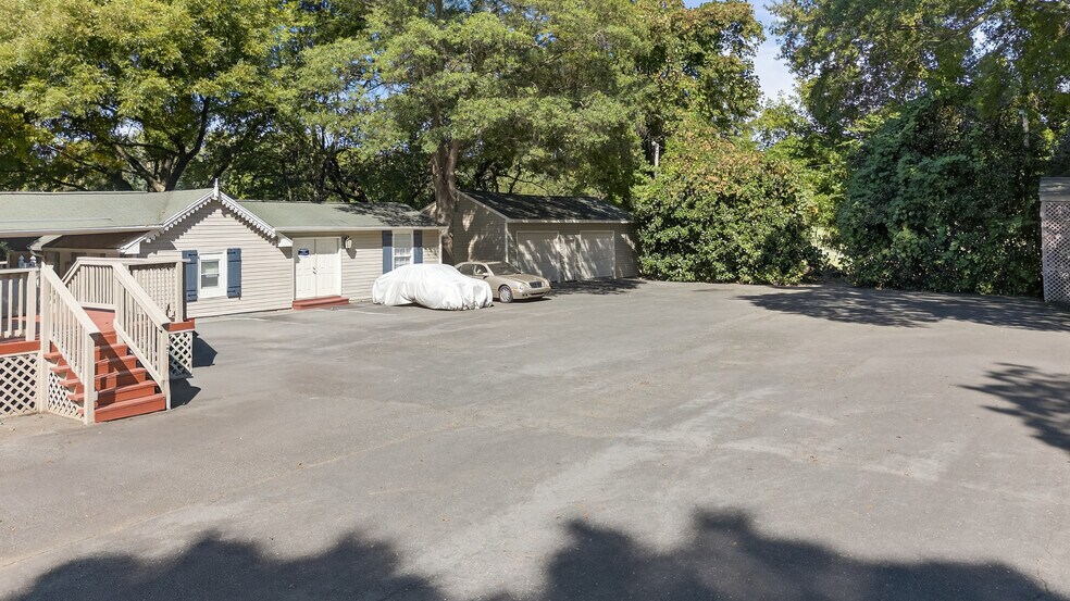 More Photos Of 19428 Zion Ave, Cornelius Office For Sale