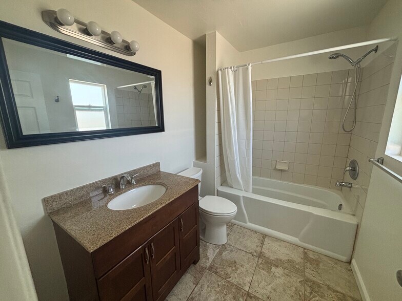 More Photos Of 2954-2958 Mission Blvd, San Diego Apartments For Sale