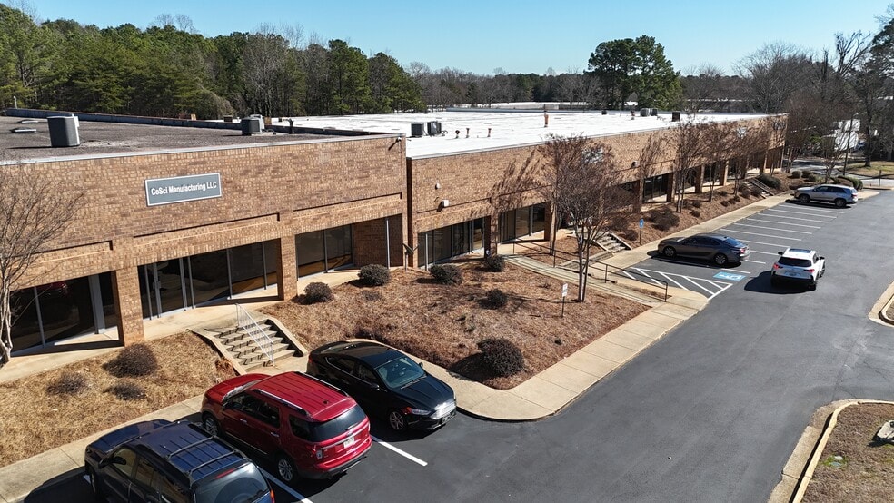 More Photos Of 2500 Park Central Blvd, Decatur Distribution For Lease
