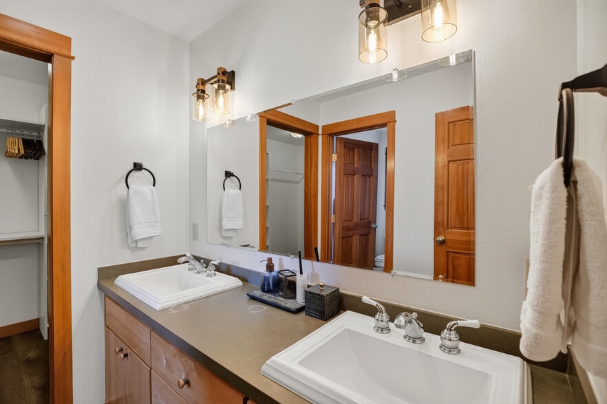 More Photos Of 407 Huskey Rd, Mosier Specialty For Sale