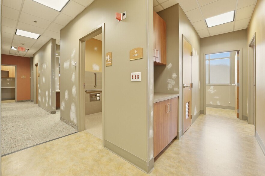 More Photos Of 14101 Fairview Dr, Burnsville Medical For Lease