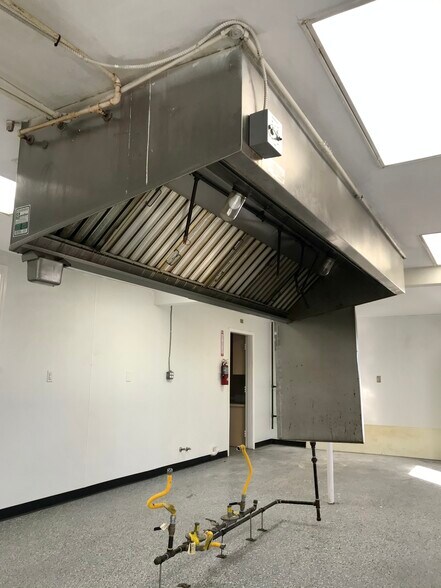 More Photos Of 3601 E Hwy 67, Cleburne Restaurant For Lease