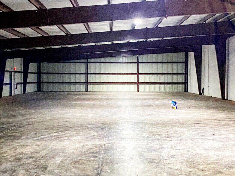 More Photos Of 955 N 1st St, Fairmont City Warehouse For Sale