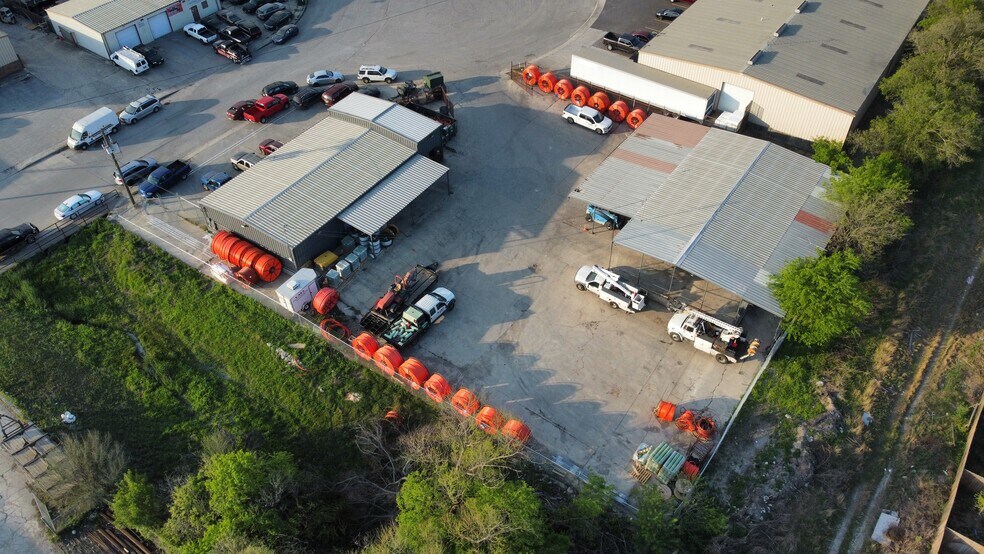 More Photos Of 6603 Topper Pky, San Antonio Warehouse For Lease
