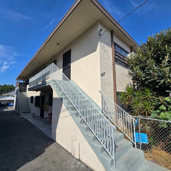 Primary Photo Of 1207 S Kingsley Dr, Los Angeles Apartments For Sale