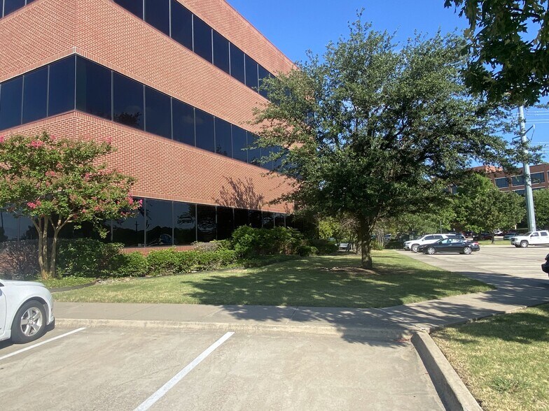 More Photos Of 1575 Heritage Dr, McKinney Office For Lease