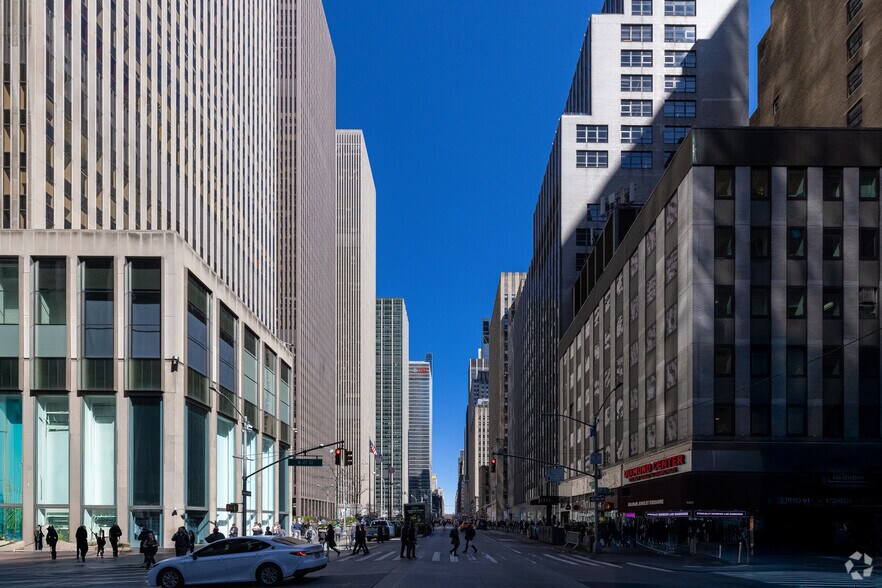More Photos Of 1251 Avenue of the Americas, New York Office For Lease