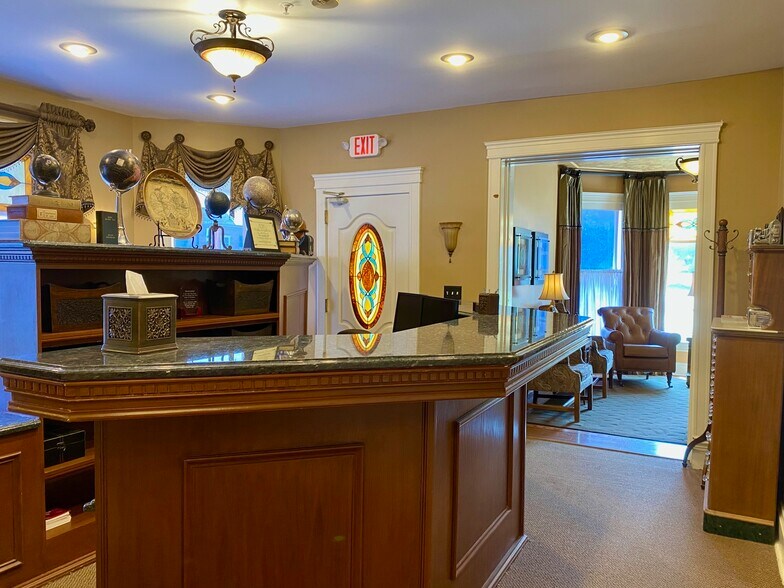 More Photos Of 204 W Main St, Barrington Medical For Sale