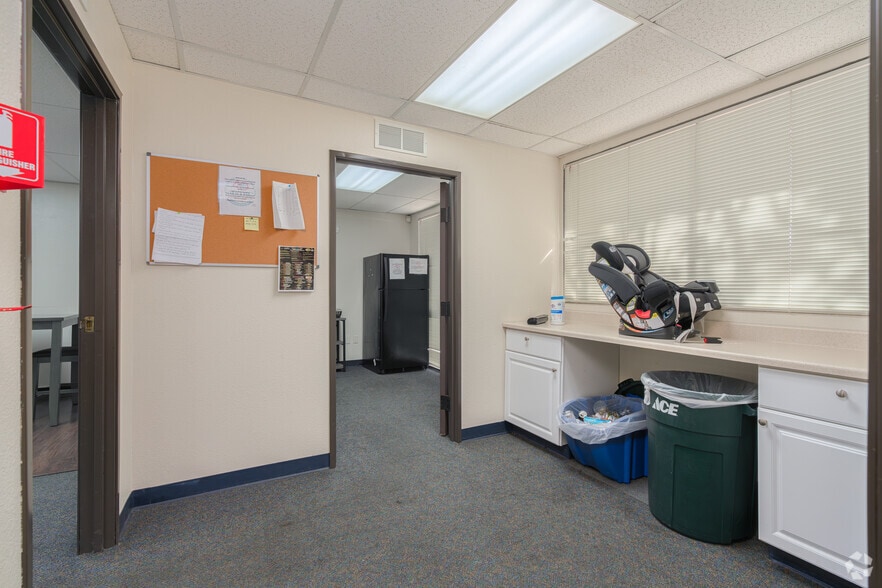 More Photos Of 7501 Hospital Dr, Sacramento Medical For Sale