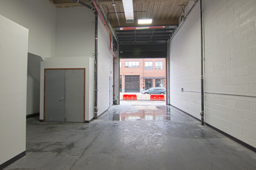 More Photos Of 1831 42nd St, Astoria Light Distribution For Lease