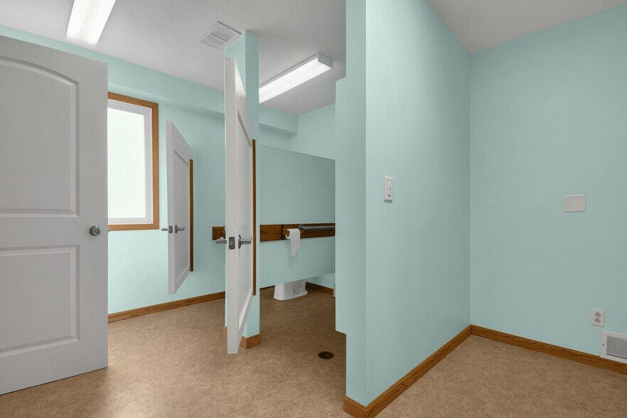 More Photos Of 2598 E Smiley Ave, Shelby Religious Facility For Sale