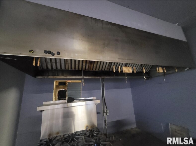 More Photos Of 214 W Main St, Elizabeth Restaurant For Sale