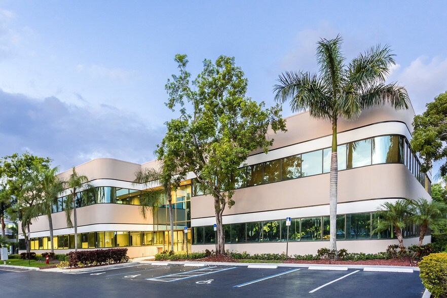 Primary Photo Of 400 Sawgrass Corporate Pky, Sunrise Office For Lease