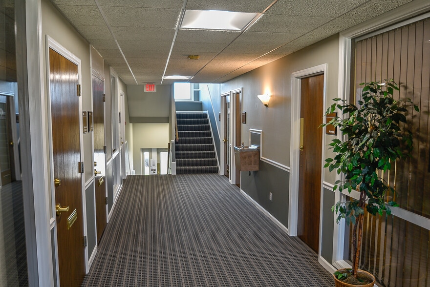 More Photos Of 11520 N Port Washington Rd, Mequon Office For Lease