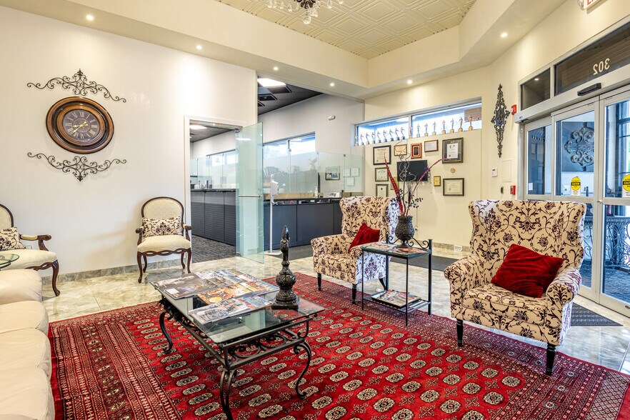 More Photos Of 302 S Lewis Ave, Tulsa Medical For Lease