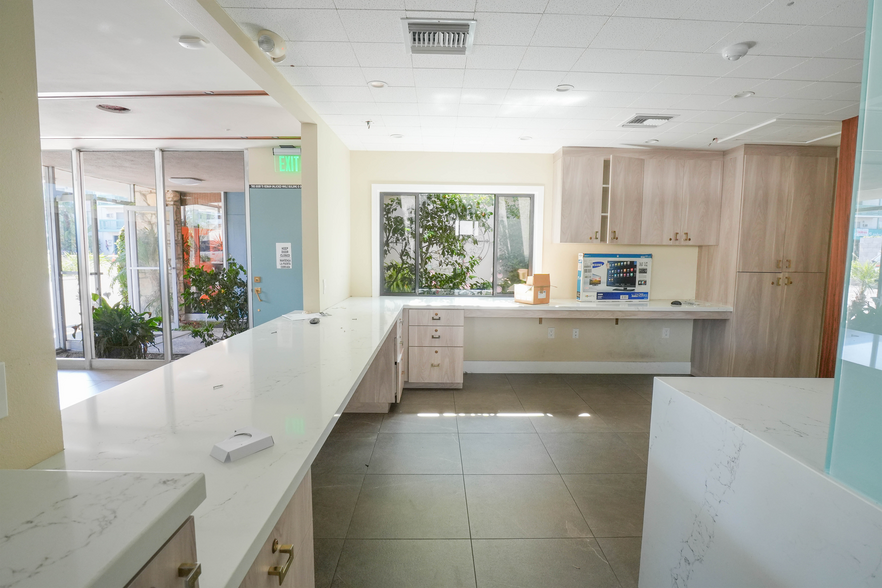 More Photos Of 3490 Linden Ave, Long Beach Medical For Sale