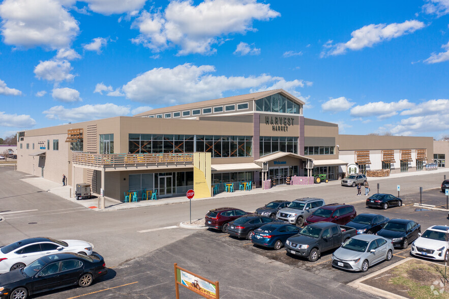 Primary Photo Of 3001 S Veterans Pkwy, Springfield General Retail For Lease