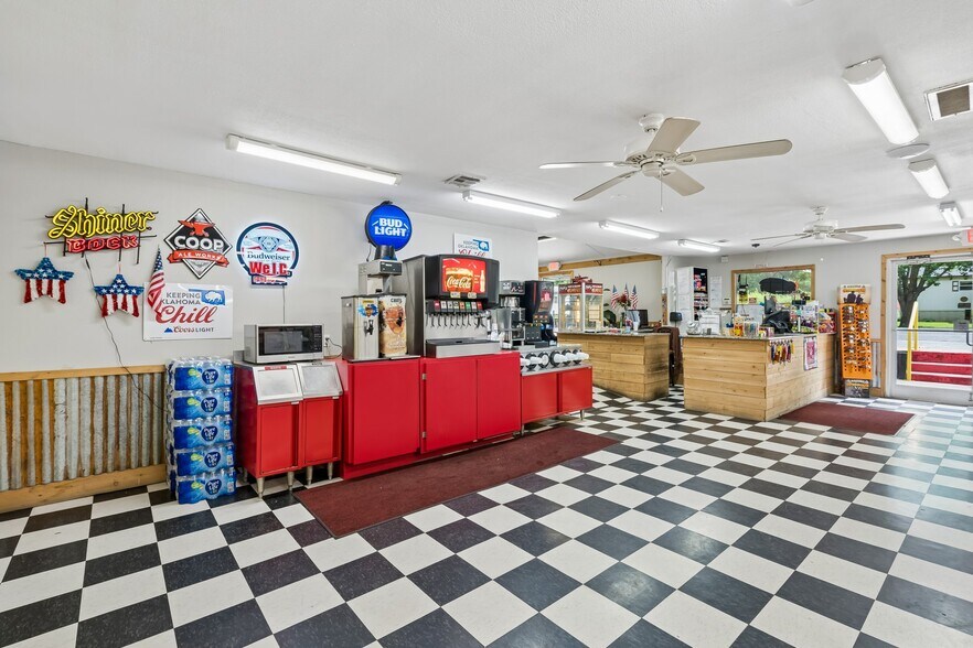 More Photos Of 8848 Soldier Creek Rd, Kingston Hotel For Sale