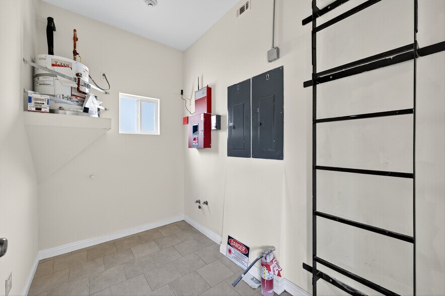 More Photos Of 447 N Prairie Ave, Inglewood Medical For Lease