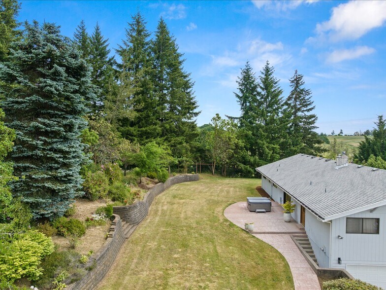 More Photos Of 115 NW Harmony Ln, Corvallis Specialty For Sale