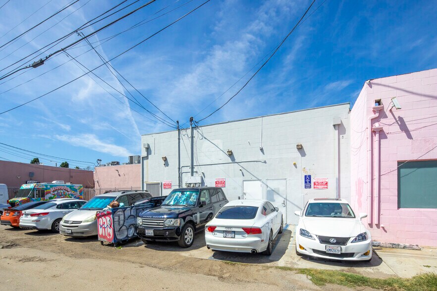 More Photos Of 7318 Melrose Ave, Los Angeles Storefront Retail Office For Sale