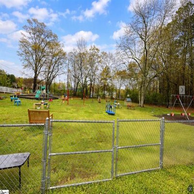 More Photos Of 615 Fairview St, Fountain Inn Office For Sale