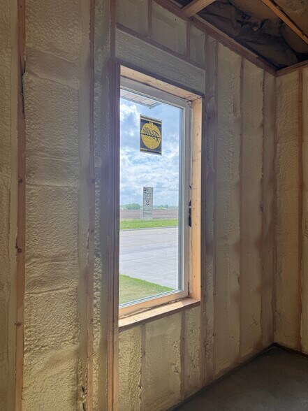 More Photos Of 530 Aircom Dr, Marion Flex For Sale