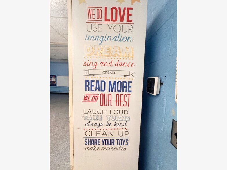 More Photos Of 4150 Pontiac Lake Rd, Waterford Religious Facility For Lease