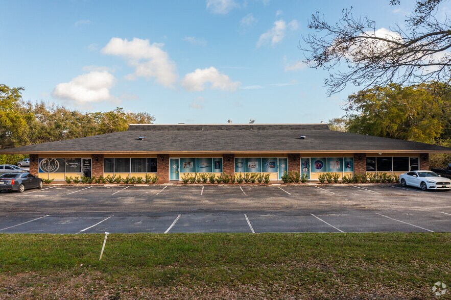 More Photos Of 7330-7350 NW 5th St, Plantation Medical For Sale