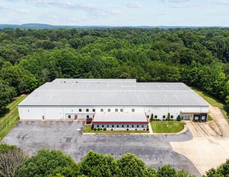 More Photos Of 164 Pointe South Dr, Randleman Warehouse For Lease
