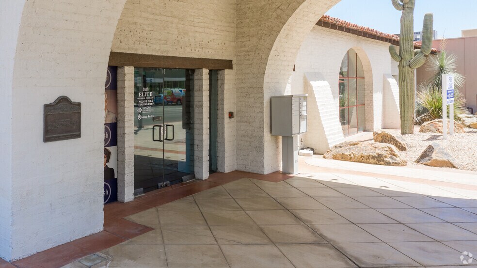 More Photos Of 1090 N Palm Canyon Dr, Palm Springs Loft Creative Space For Lease