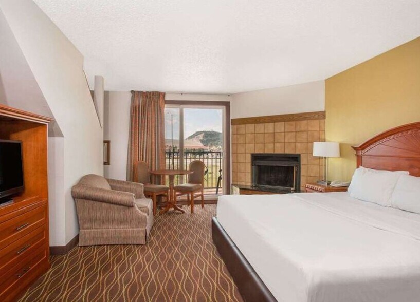 More Photos Of 580 Silverthorne Ln, Silverthorne Apartments For Sale