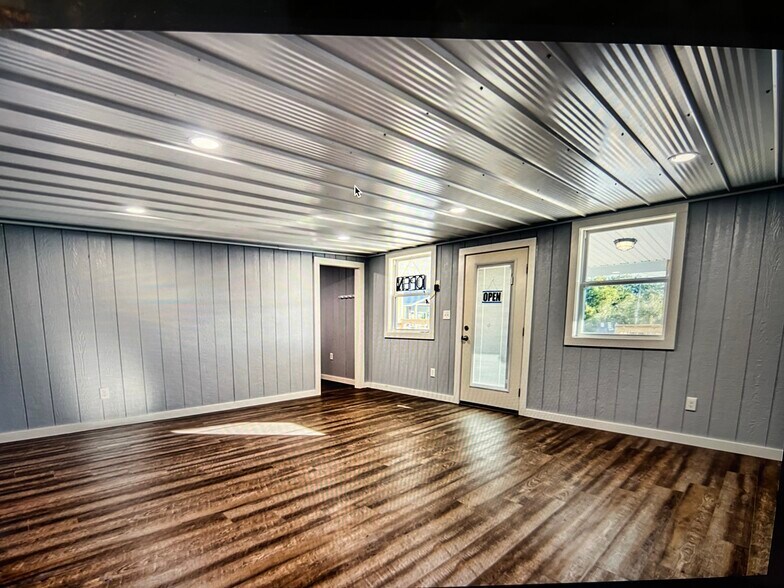 More Photos Of 235 2nd st, Russellville Office For Lease