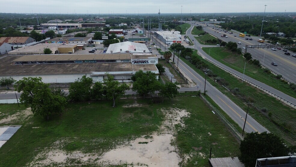 More Photos Of 1010 Hoefgen Avenue, San Antonio Land For Sale