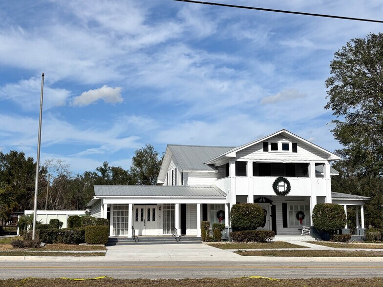 More Photos Of 945 E Broadway St, Fort Meade Specialty For Sale