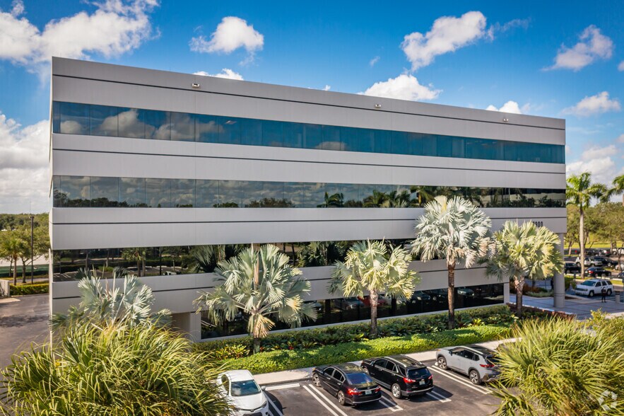 More Photos Of 7900 Oak Ln, Miami Lakes Coworking Space