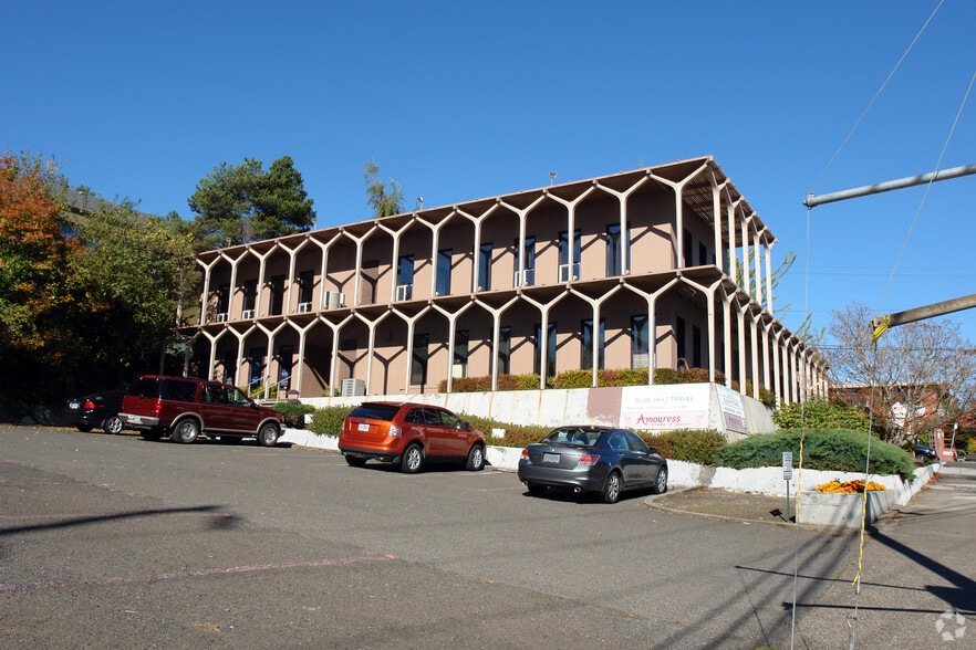 More Photos Of 4515 SW Corbett Ave, Portland Office For Lease