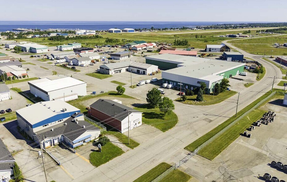 Primary Photo Of 470 Rue Jean-Marie-Leblanc, Rimouski Warehouse For Sale
