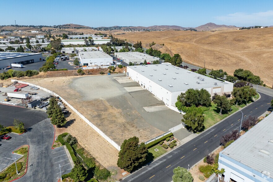 More Photos Of 5100 E 2nd St, Benicia Warehouse For Sale