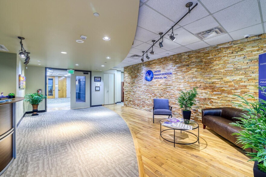 More Photos Of 3300 S Parker Rd, Aurora Office For Lease