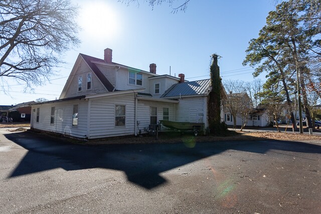 More Photos Of 201 N 2nd St, Smithfield Office For Sale