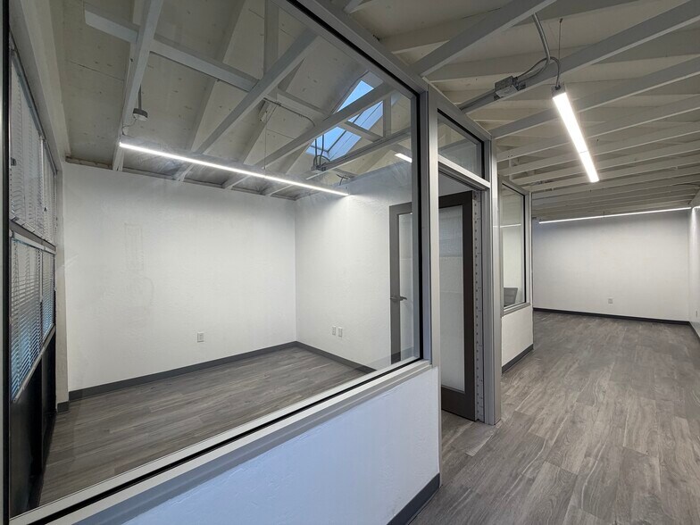 More Photos Of 2116-2118 28th St, Sacramento Office Residential For Lease
