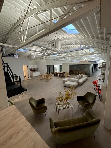 Primary Photo Of 642 Almont Dr, Los Angeles Showroom For Lease