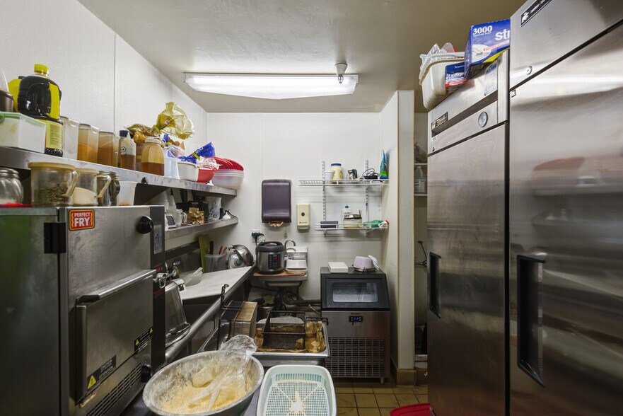 More Photos Of 324 10th St, Oakland Storefront Retail Office For Sale