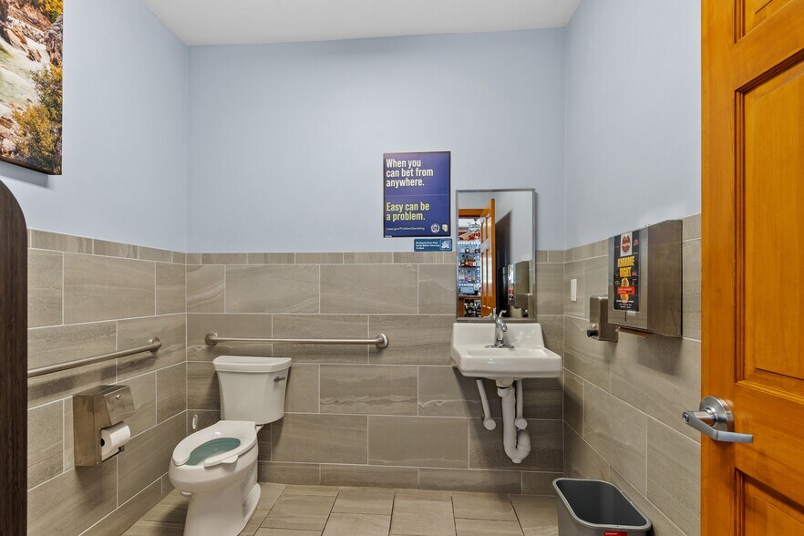 More Photos Of 80 Honora Ave ave, Dracut General Retail For Sale